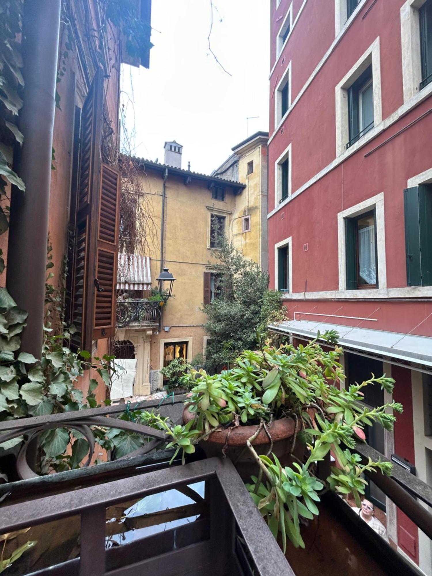 Residenza Della Samaritana Classici Верона Экстерьер фото